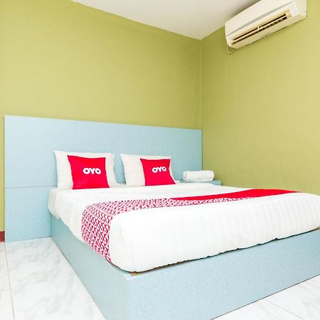 Vaccinated Staff - Oyo 1703 Terang Bintang Hotel Batam Екстериор снимка