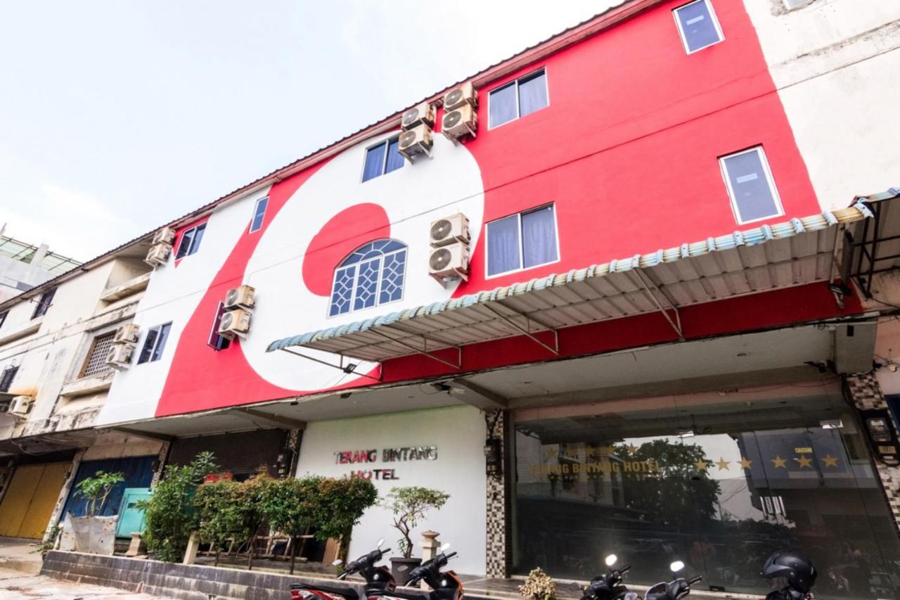 Vaccinated Staff - Oyo 1703 Terang Bintang Hotel Batam Екстериор снимка