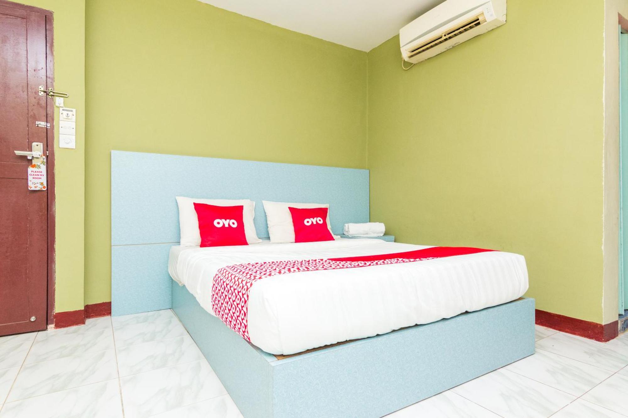 Vaccinated Staff - Oyo 1703 Terang Bintang Hotel Batam Екстериор снимка
