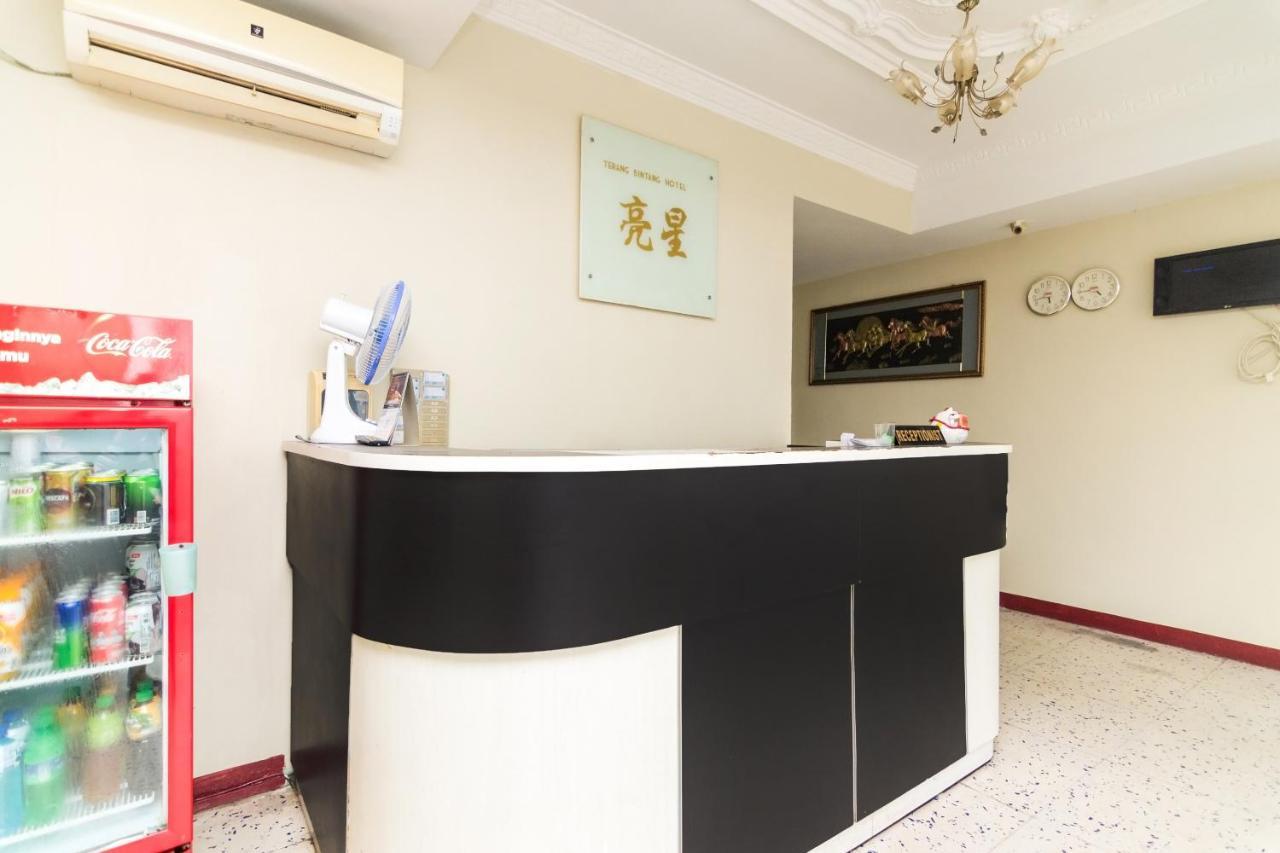 Vaccinated Staff - Oyo 1703 Terang Bintang Hotel Batam Екстериор снимка