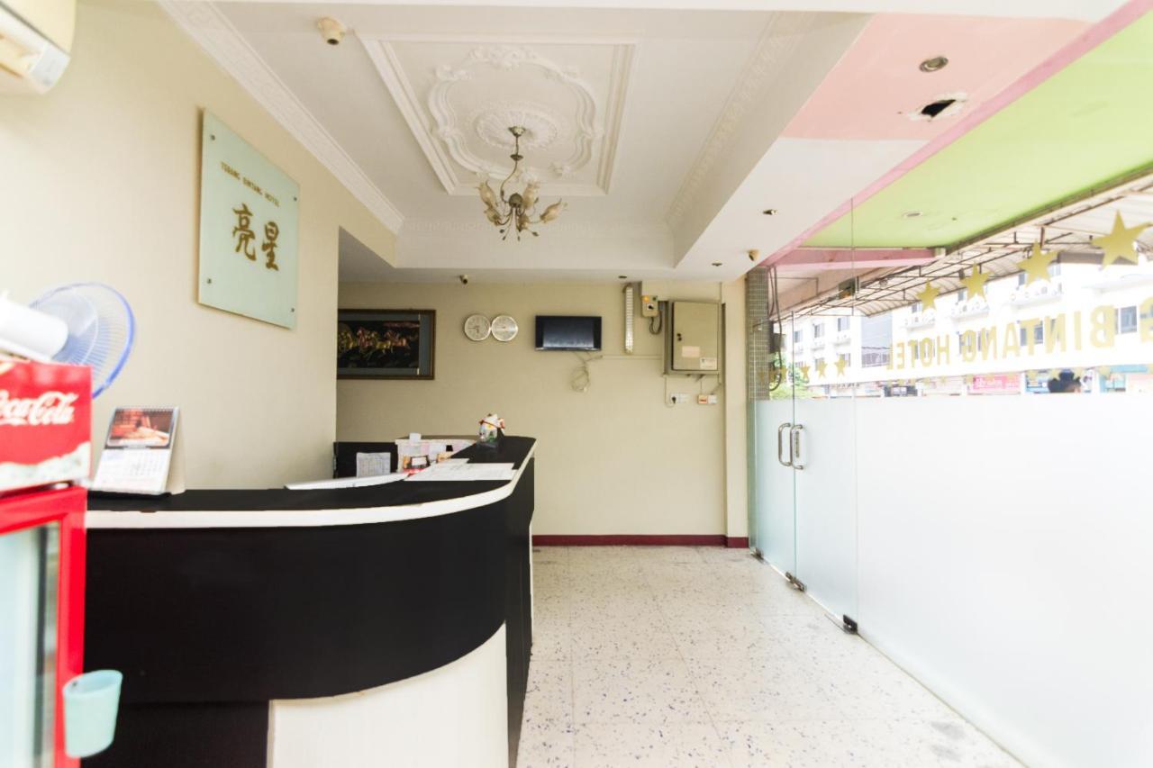 Vaccinated Staff - Oyo 1703 Terang Bintang Hotel Batam Екстериор снимка