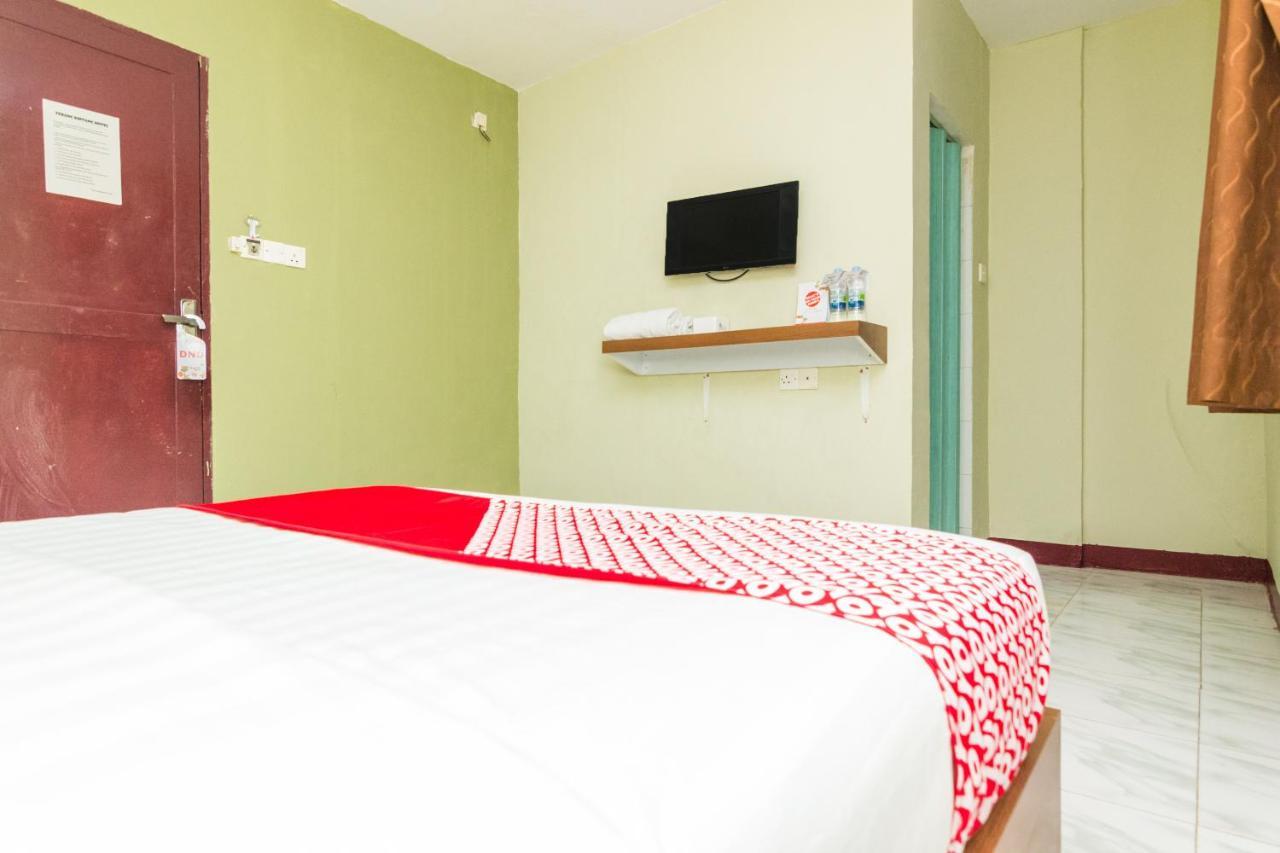 Vaccinated Staff - Oyo 1703 Terang Bintang Hotel Batam Екстериор снимка