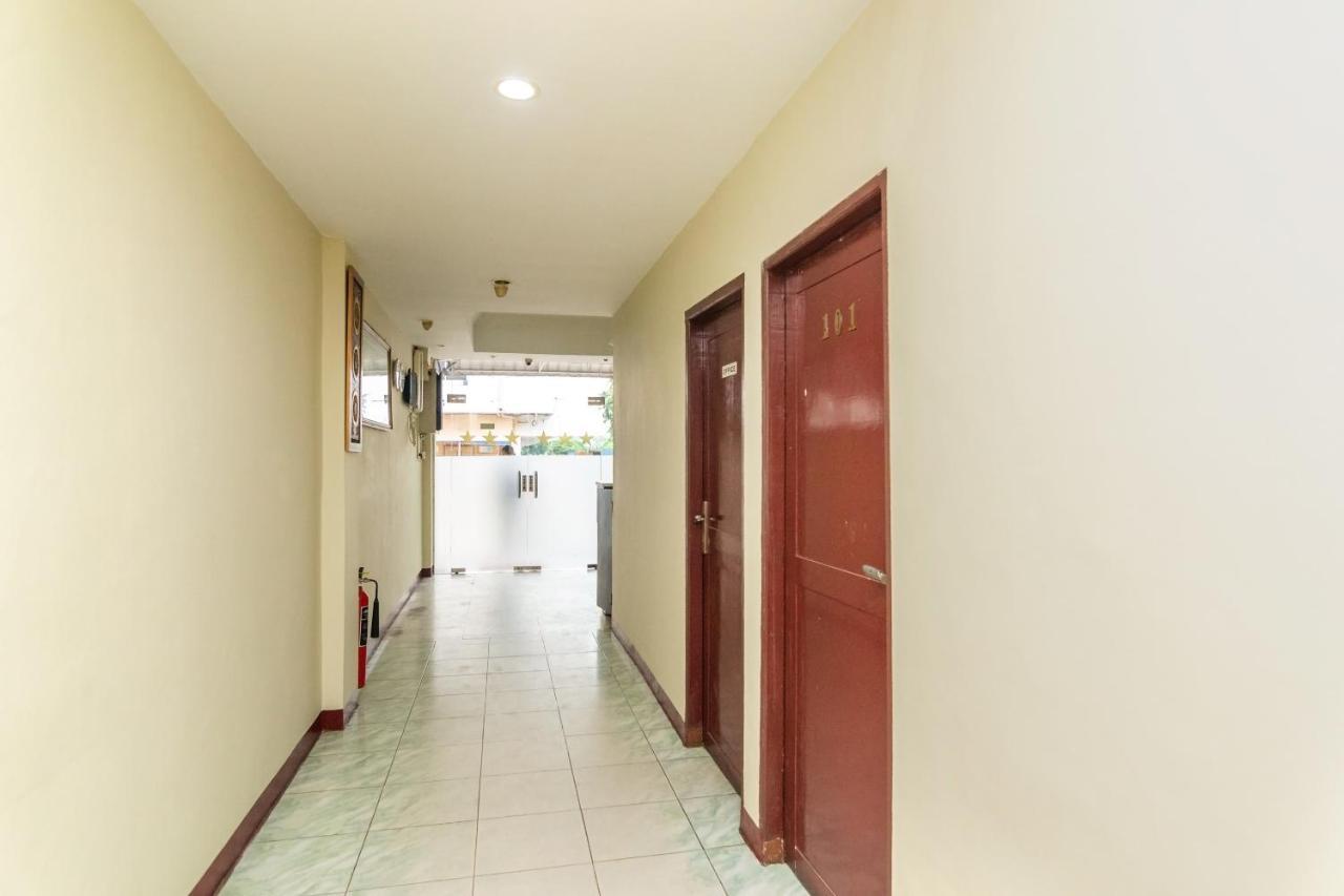 Vaccinated Staff - Oyo 1703 Terang Bintang Hotel Batam Екстериор снимка