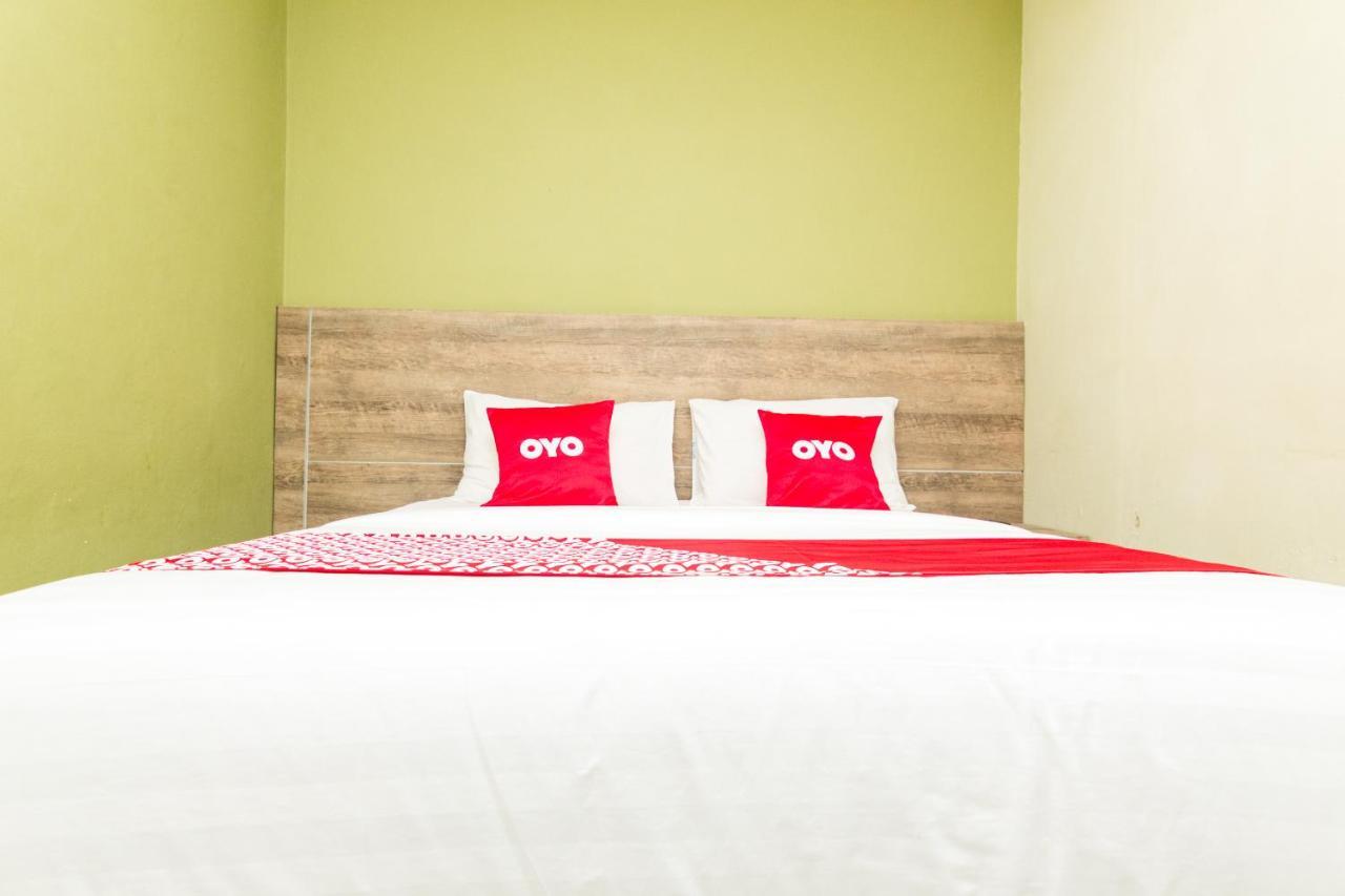 Vaccinated Staff - Oyo 1703 Terang Bintang Hotel Batam Екстериор снимка