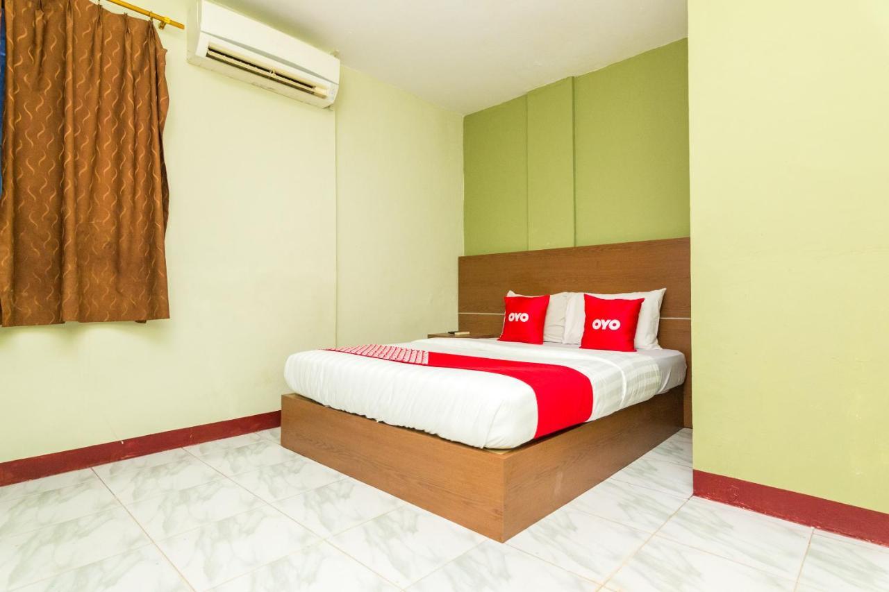 Vaccinated Staff - Oyo 1703 Terang Bintang Hotel Batam Екстериор снимка