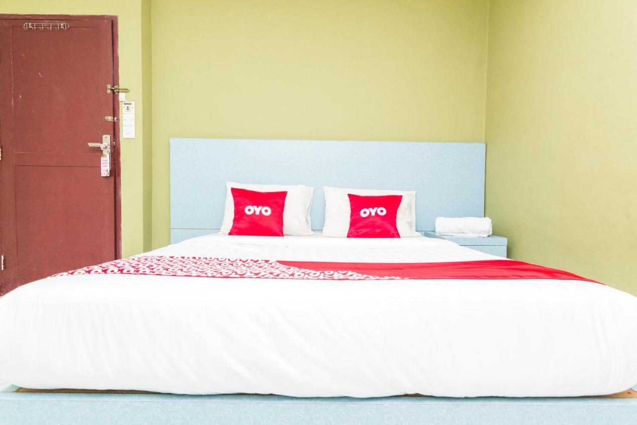 Vaccinated Staff - Oyo 1703 Terang Bintang Hotel Batam Екстериор снимка