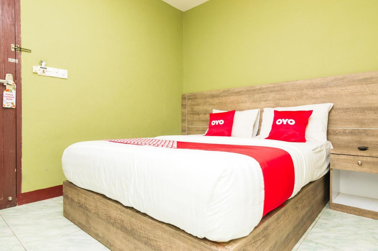Vaccinated Staff - Oyo 1703 Terang Bintang Hotel Batam Екстериор снимка