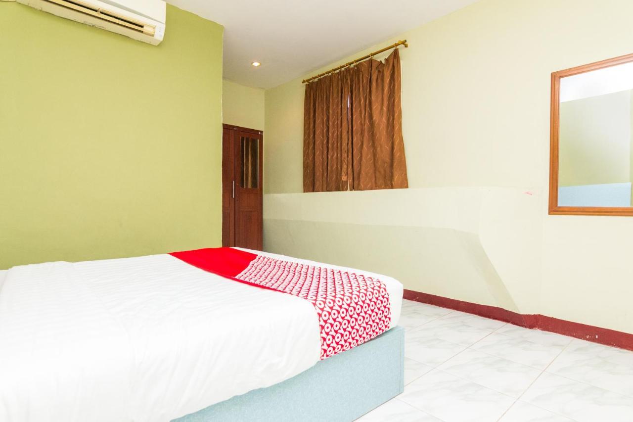 Vaccinated Staff - Oyo 1703 Terang Bintang Hotel Batam Екстериор снимка