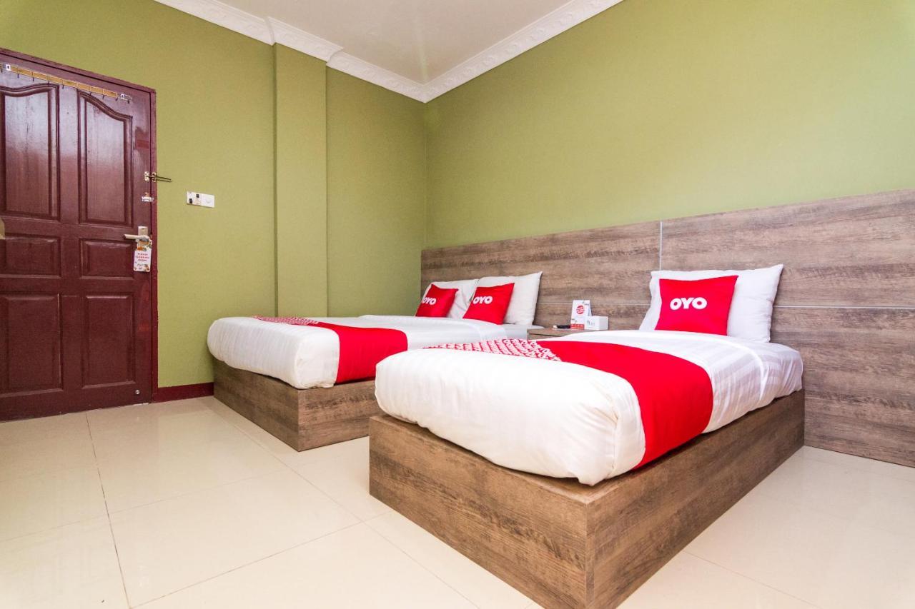 Vaccinated Staff - Oyo 1703 Terang Bintang Hotel Batam Екстериор снимка