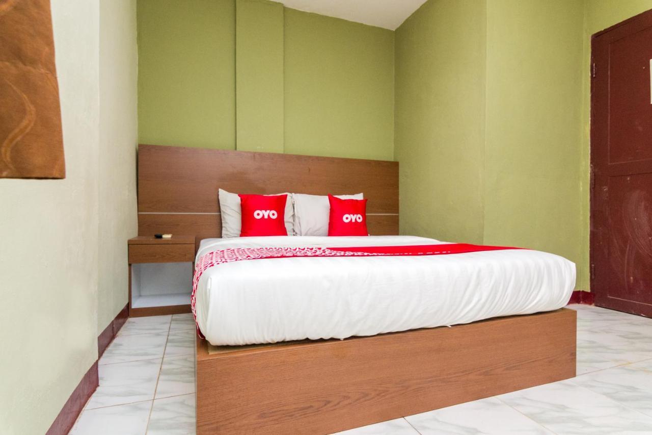 Vaccinated Staff - Oyo 1703 Terang Bintang Hotel Batam Екстериор снимка